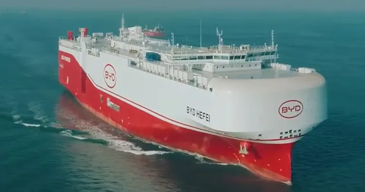 BYD, salpa la sua terza nave: destinazione Europa. 5.000 auto in arrivo
