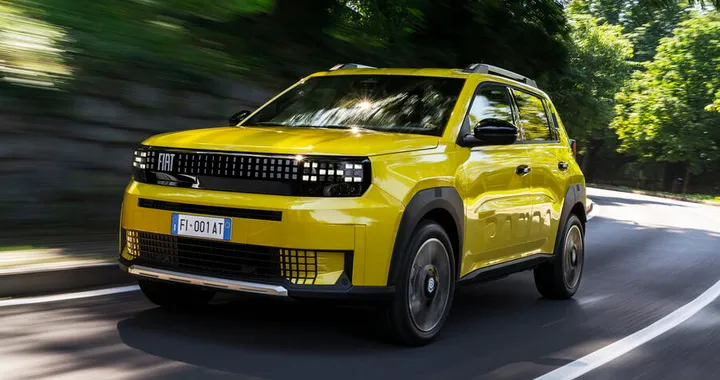 FIAT Grande Panda debutta a Torino: sarà elettrica e ibrida