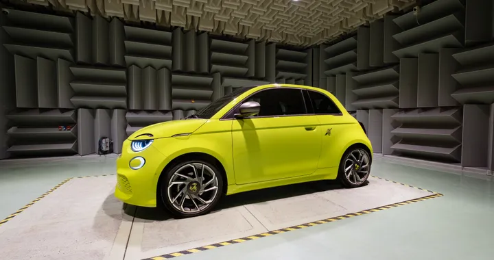 Abarth 500e, 6.000 ore di lavoro per creare il suo sound