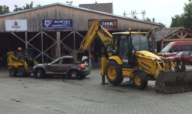 Video: tre Skoda demolite dai vigili del fuoco