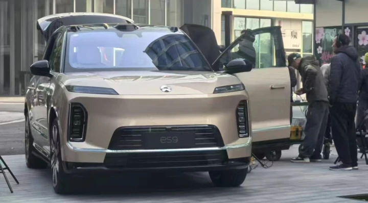 Nuovo Nio ES9: il SUV elettrico da oltre 5 metri e 700 CV