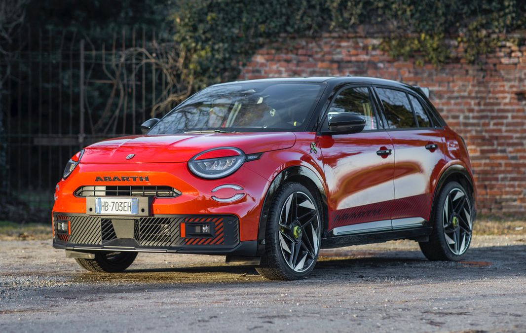 Fiat 600 Hybrid e Abarth 600e Milano Cortina 2026, la prova | Video