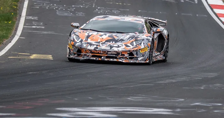 Lamborghini Aventador SVJ, è record al Nurburgring. Battuta la 911 GT2 RS | VIDEO