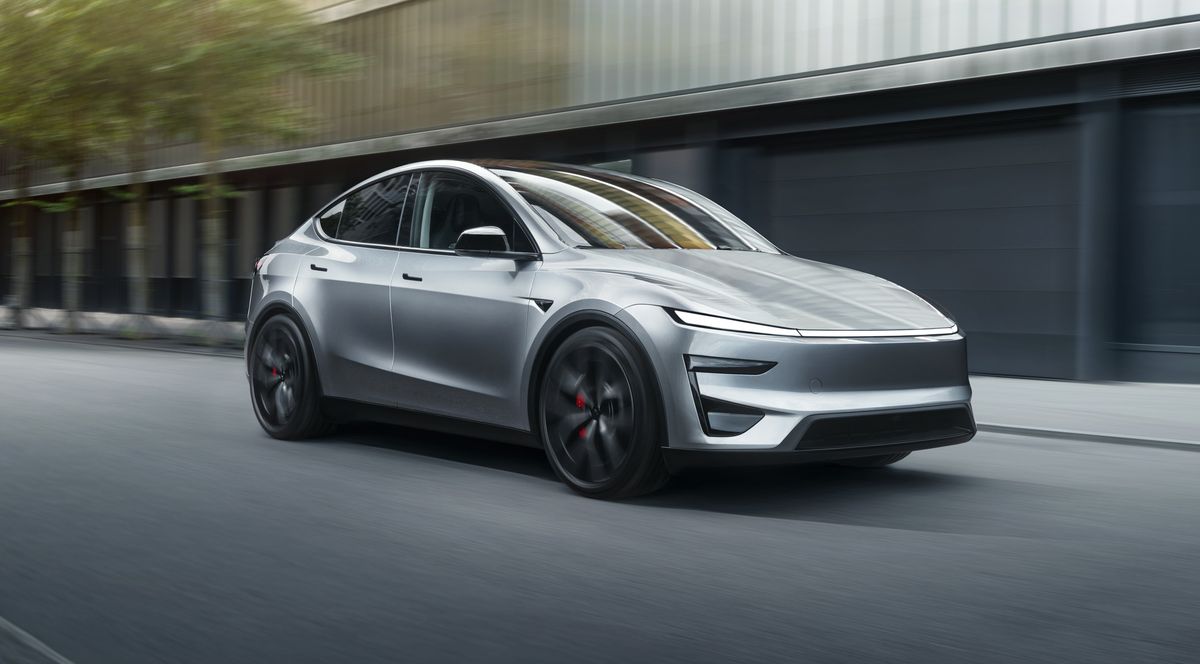 Tesla conferma, c&#039;è la ricarica bidirezionale sulla Model Y Performance