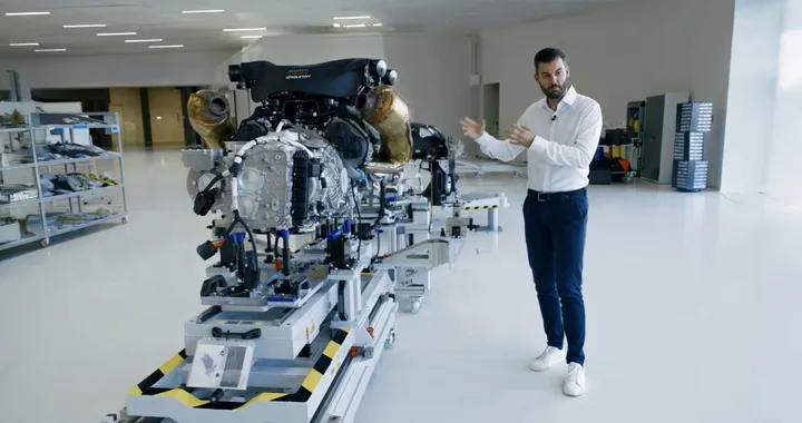 Bugatti Tourbillon: il motore ibrido è più leggero del vecchio W16 a benzina