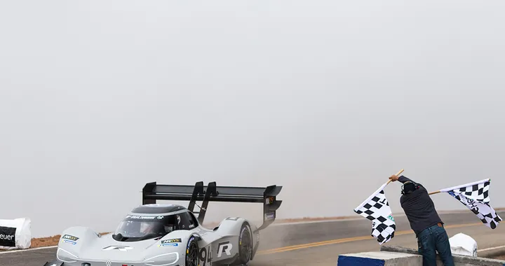Volkswagen I.D. R da record alla Pikes Peak con Romain Dumas