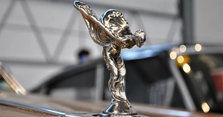 Rolls-Royce, l'Europa mette fuorilegge lo Spirit of Ecstasy luminoso