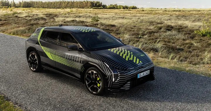 Nuova KIA EV4 GT, prime foto ufficiali: pronta a sfidare la Cupra Born VZ Nuova KIA EV4 GT, prime foto ufficiali: pronta a sfidare la Cupra Born VZ