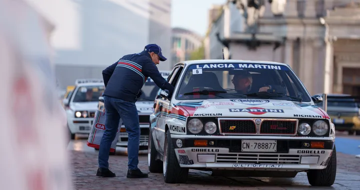 130 Lancia Delta in parata a Torino con Miki Biasion per &quot;Amiki Miei&quot;