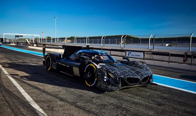 BMW M Team WRT debutta a Daytona con la nuova BMW M Hybrid V8