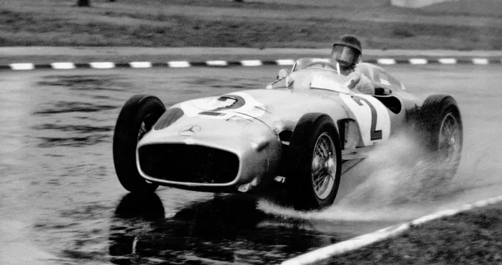 Mercedes W 196 R di Fangio e Moss, un'icona del motorsport va all'asta