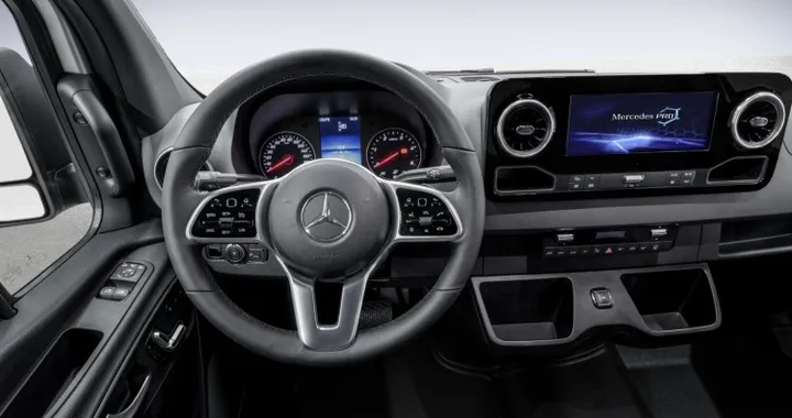 Mercedes-Benz Sprinter: svelati gli interni della nuova generazione