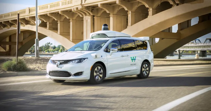 Waymo compra Latent Logic per una guida autonoma sempre più intelligente
