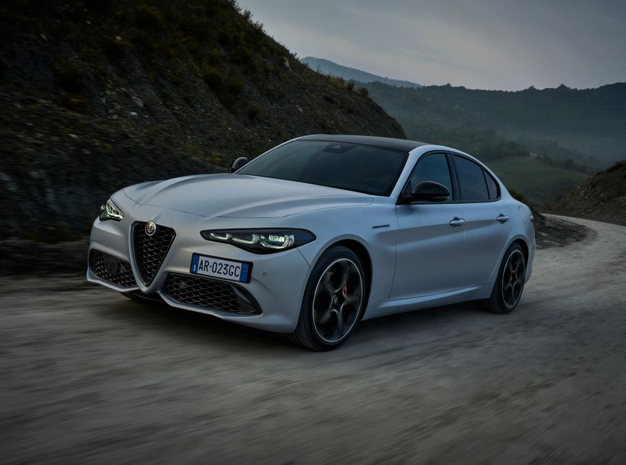 Alfa Romeo Giulia e Stelvio, maxi sconto a novembre: le offerte con finanziamento