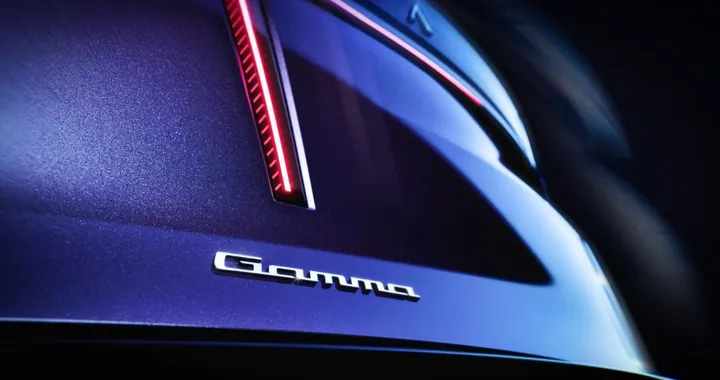 Lancia Gamma, arriva nel 2026 e sarà prodotta a Melfi. Prima immagine