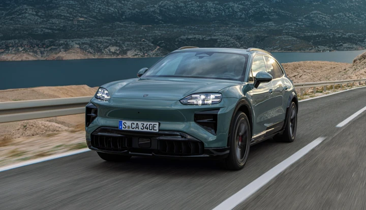 Nuova Porsche Cayenne elettrica: 1.156 CV per prestazioni da supercar. Ci sono anche i flap estraibili