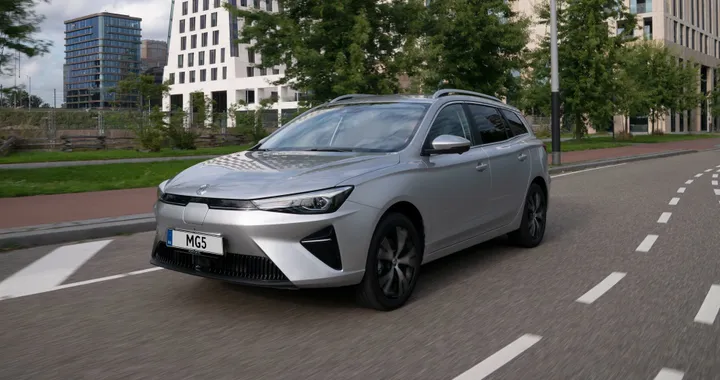 MG5 Electric, la station wagon elettrica arriva in Italia