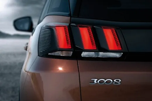 Peugeot 3008 e Mercedes Classe E: 5 stelle EuroNCAP | video