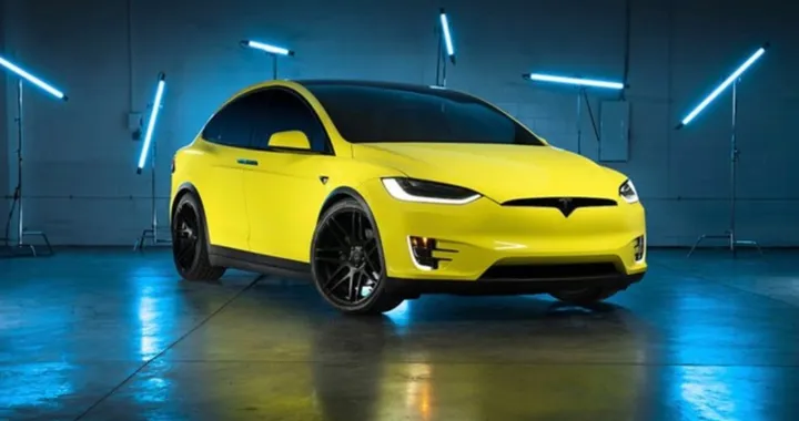 Tesla lancia un servizio di car wrapping per dare un look diverso alle sue auto