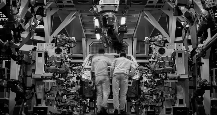Jeep Compass, la nuova generazione made in Melfi. Ultimi teaser prima del debutto