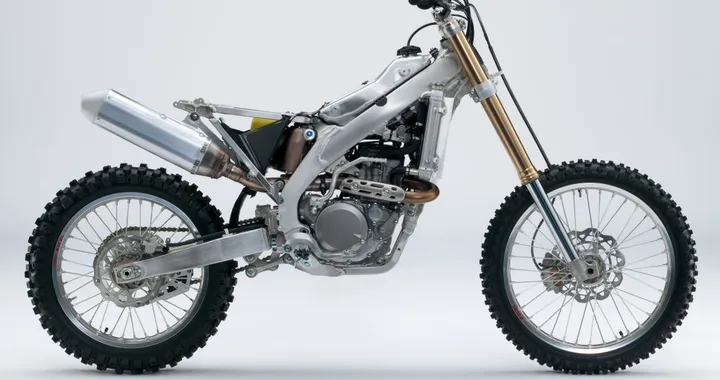 Suzuki lancia due modelli di moto da cross: RM-450 e RM-Z250