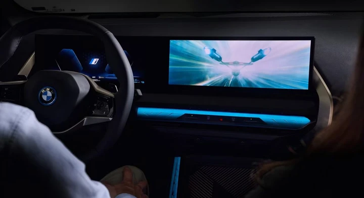 BMW va oltre al touch: arrivano gli ologrammi 3D nell'abitacolo?
