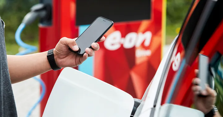 Volkswagen e E.ON: nuova stazione per la ricarica con batteria di accumulo