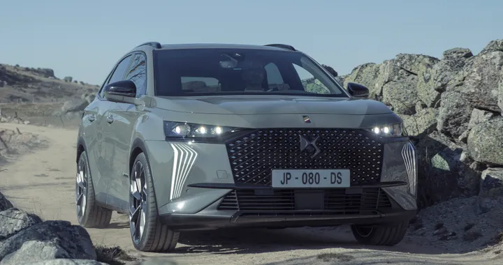 DS 7, arriva il restyling del SUV. Fino a 65 km in elettrico per le Plug-in