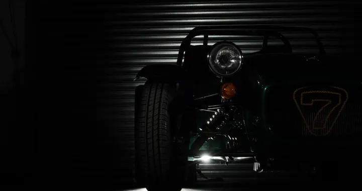Caterham: primo teaser della Seven entry level