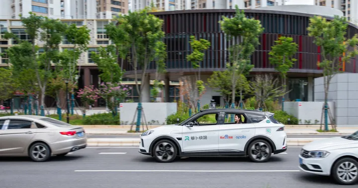 Baidu offrirà servizi di robotaxi senza conducente a Chongqing e Wuhan