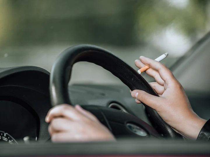 Le offerte sugli accessori indispensabili per chi fuma in auto
