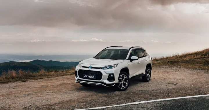 Suzuki Across Plug-In YORU: al via la vendita dopo la Web Edition, da 48.900 euro