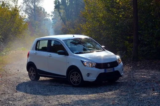 Suzuki Celerio Country: look da crossover per la cittadina compatta