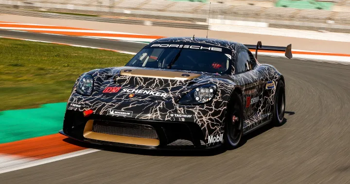 Porsche 718 Cayman GT4 ePerformance, la supercar elettrica da oltre 1.000 CV