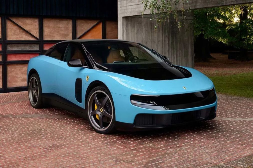 Ferrari Luce, un futuro in elettrico per il Cavallino: parola di James May