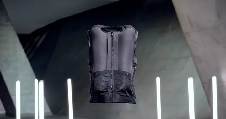 Tucano Urbano presenta Airscud, la nuova giacca con airbag integrato