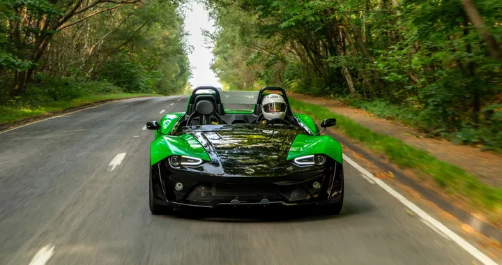 Zenos E10 RZ: il ritorno della sportiva inglese da 380 CV e 790 kg