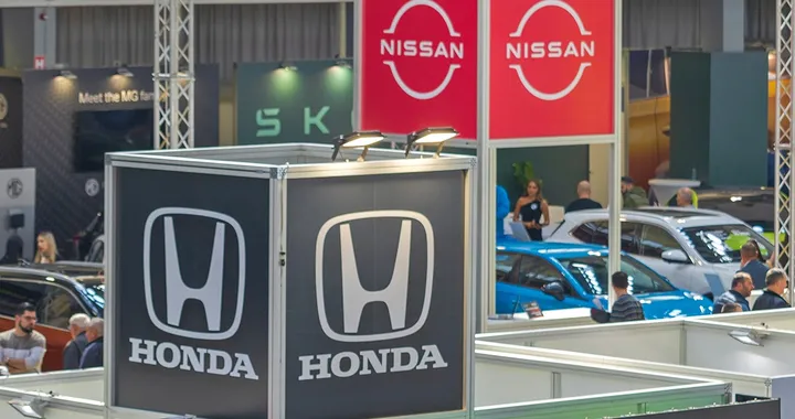 Fusione Honda - Nissan, le trattative sono saltate. Torna in campo Foxconn?