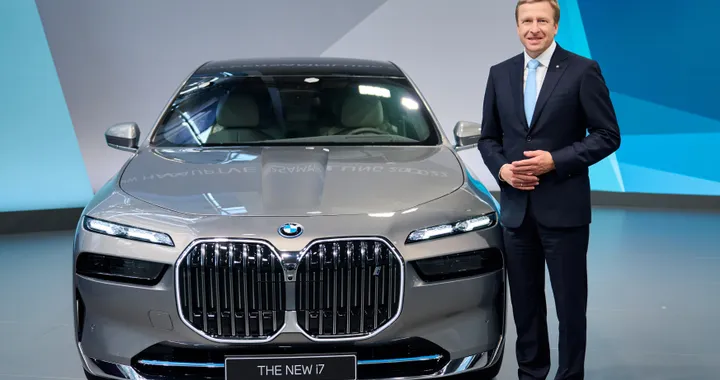 Il CEO di BMW definisce un errore il bando dei motori a combustione entro il 2035