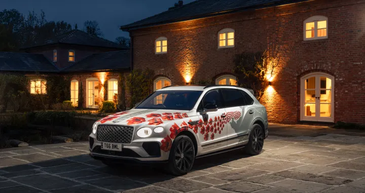 Una Bentley Bentayga EWB Mulliner per celebrare D-Day e Remembrance Day