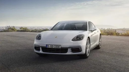Porsche Panamera 4 E-Hybrid: ibrida da 4.6 secondi | VIDEO
