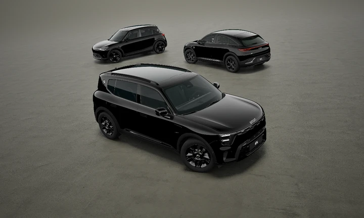 Smart aggiorna la gamma e introduce la Black Collection