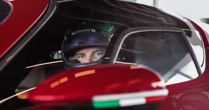 Alfa Romeo 33 Stradale in pista al Balocco con Valtteri Bottas