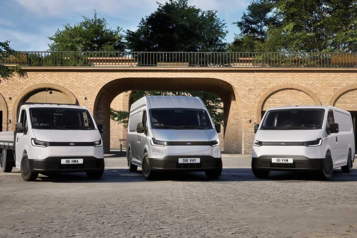 Ford Transit City: autonomia di 250 km e tre versioni per ogni esigenza