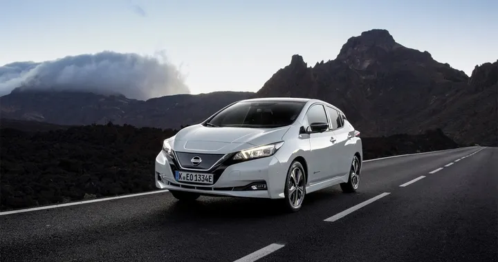 Nissan festeggia i 10 anni della sua elettrica LEAF
