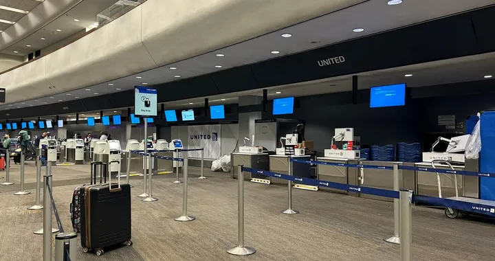 CrowdStrike, disservizi nei trasporti: tantissimi voli in ritardo e cancellati