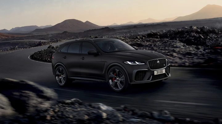 F-Pace SVR, stop alla produzione: il futuro di Jaguar è solo 100% elettrico