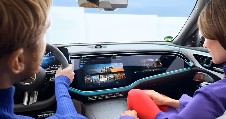 Mercedes aggiorna MBUX: novità per Amazon Music e Audible