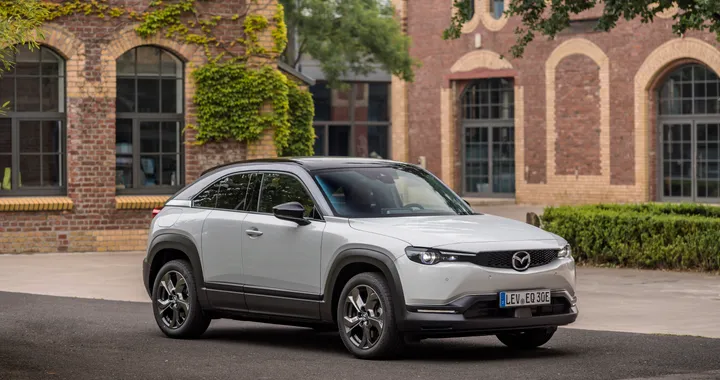 Mazda MX-30, le novità del Model Year 2022. Prezzi da 36.550 euro