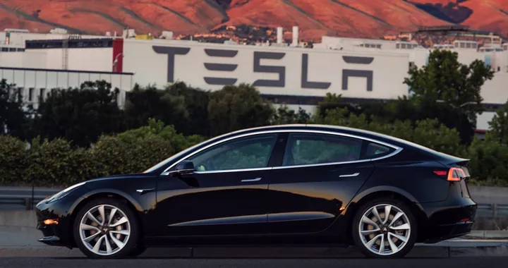Tesla licenzia 3.000 dipendenti, preoccupazione per margini e consegne